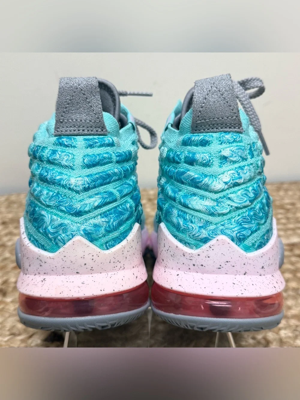 Nike LeBron 17 South Beach Youth 6.5